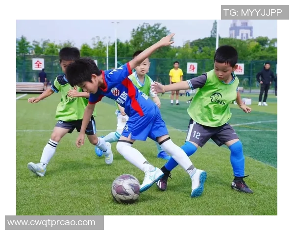 我的足球男友:从绿茵场到心灵深处的爱情故事 我的足球男友:从绿茵场到心灵深处的爱情故事